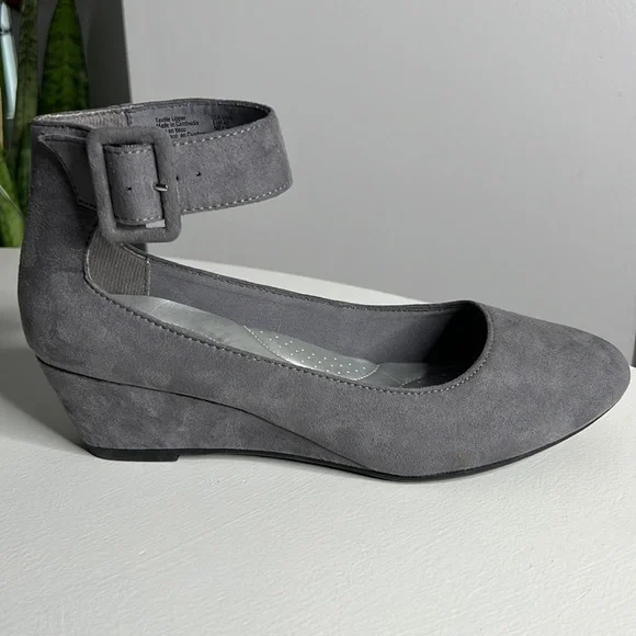 Dexflex Comfort Gray Suede Casual/Work Shoe - Picture 5 of 8